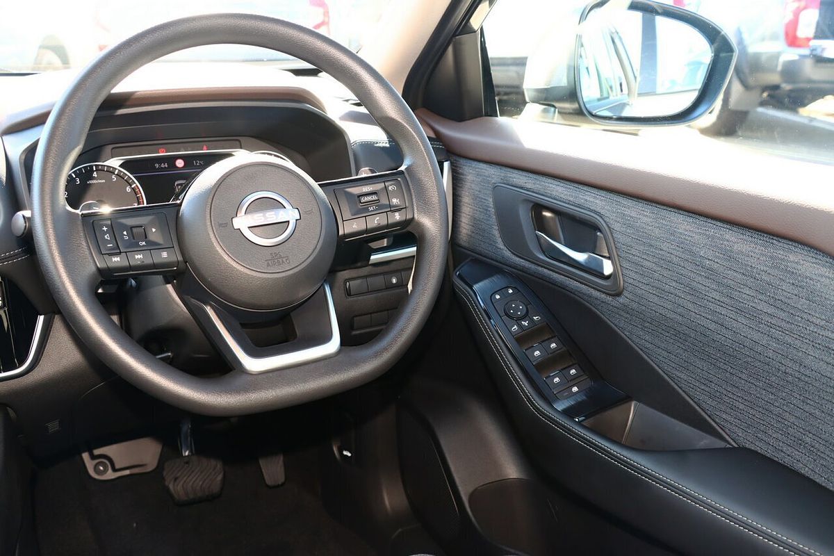 2025 Nissan X-TRAIL ST T33