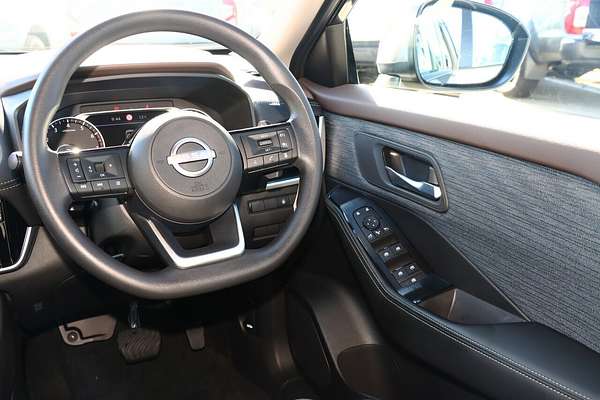 2025 Nissan X-TRAIL ST T33