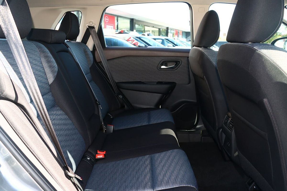 2025 Nissan X-TRAIL ST T33