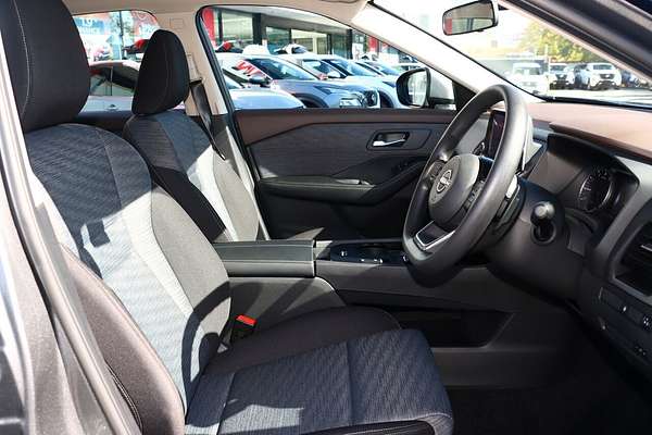 2025 Nissan X-TRAIL ST T33