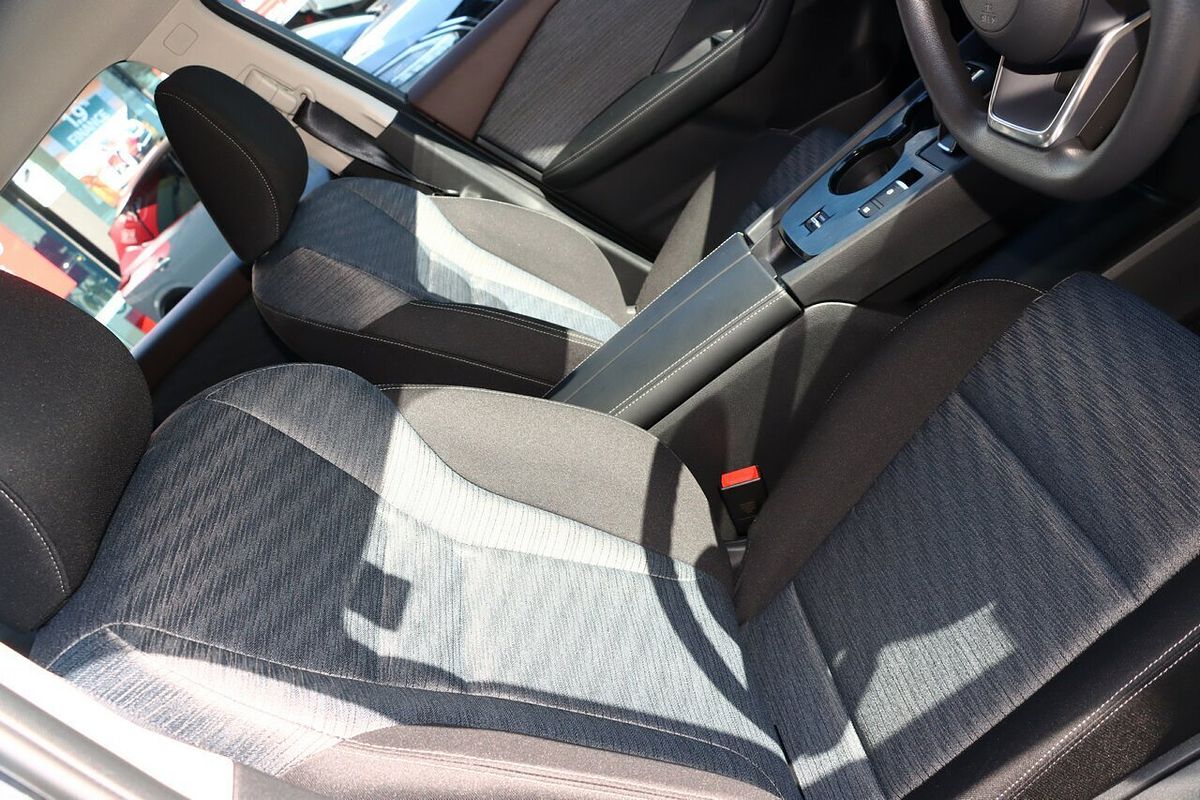 2025 Nissan X-TRAIL ST T33