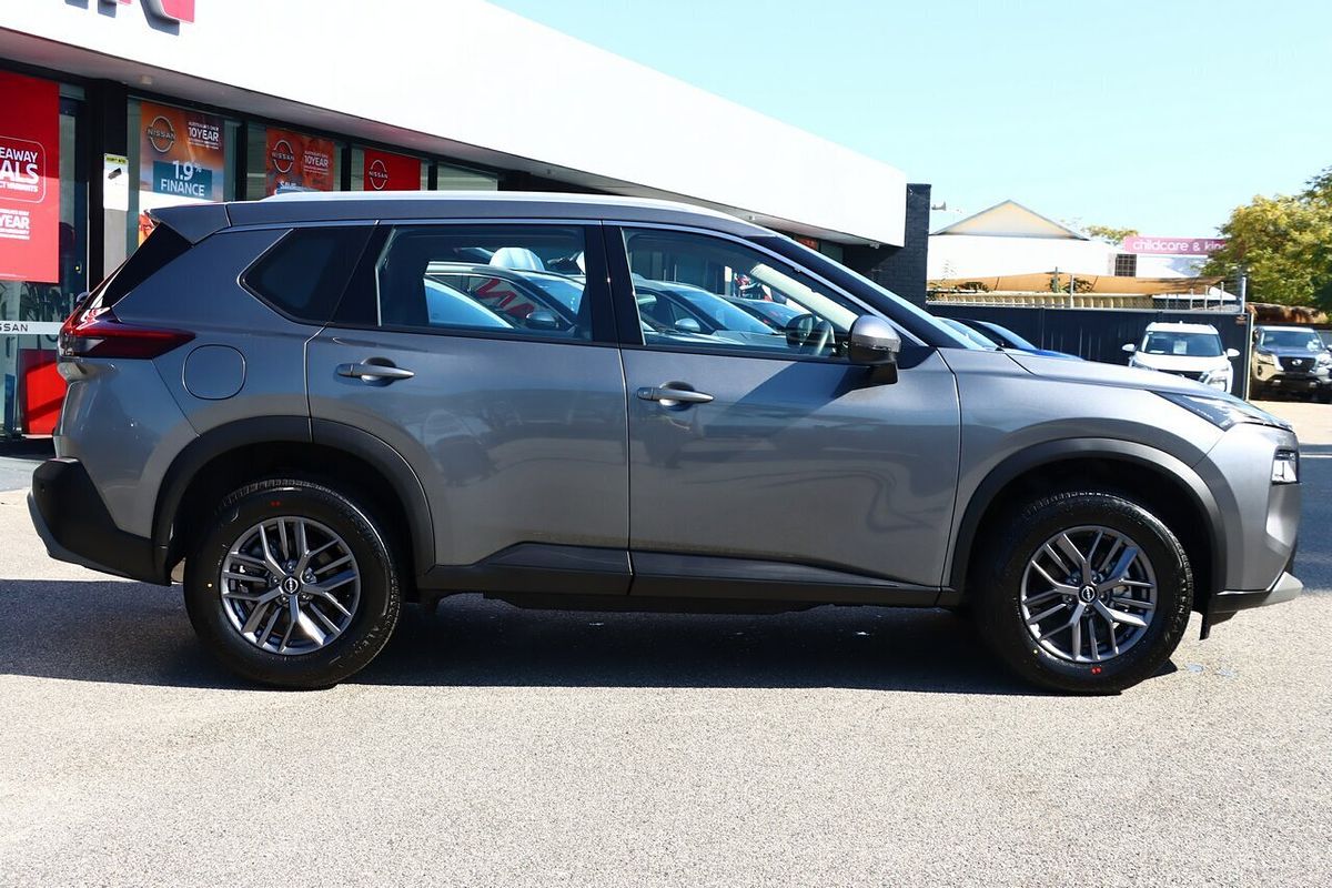 2025 Nissan X-TRAIL ST T33