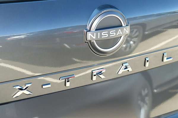 2025 Nissan X-TRAIL ST T33