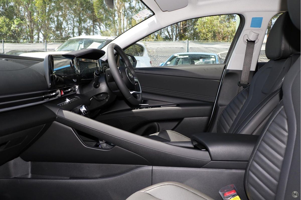 2025 Hyundai i30 Elite Hybrid CN7.V2