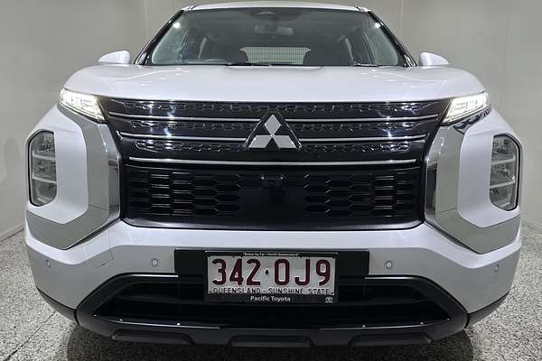 2023 Mitsubishi Outlander ES ZM