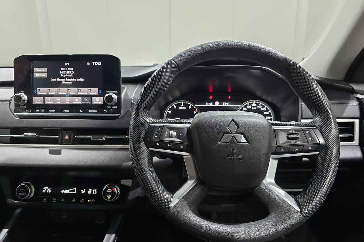 2023 Mitsubishi Outlander ES ZM