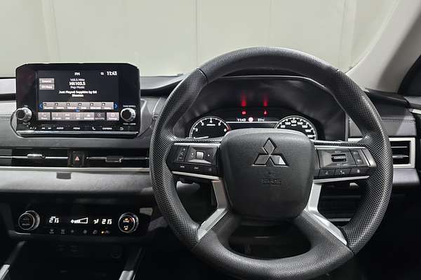 2023 Mitsubishi Outlander ES ZM