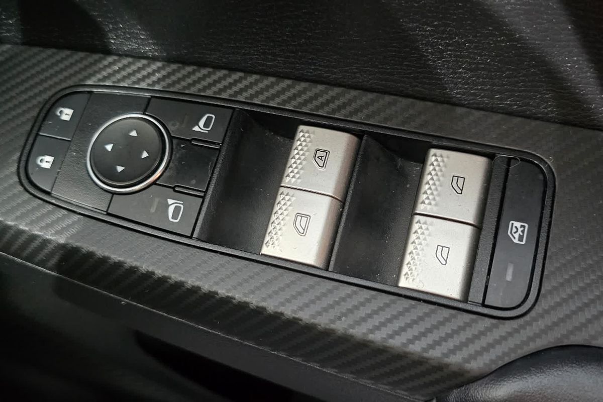 2023 Mitsubishi Outlander ES ZM