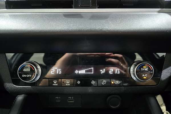 2023 Mitsubishi Outlander ES ZM