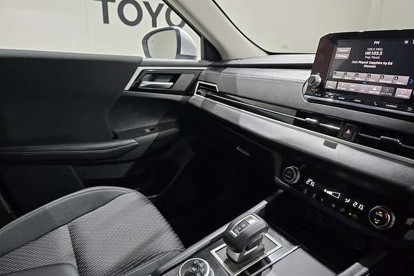 2023 Mitsubishi Outlander ES ZM