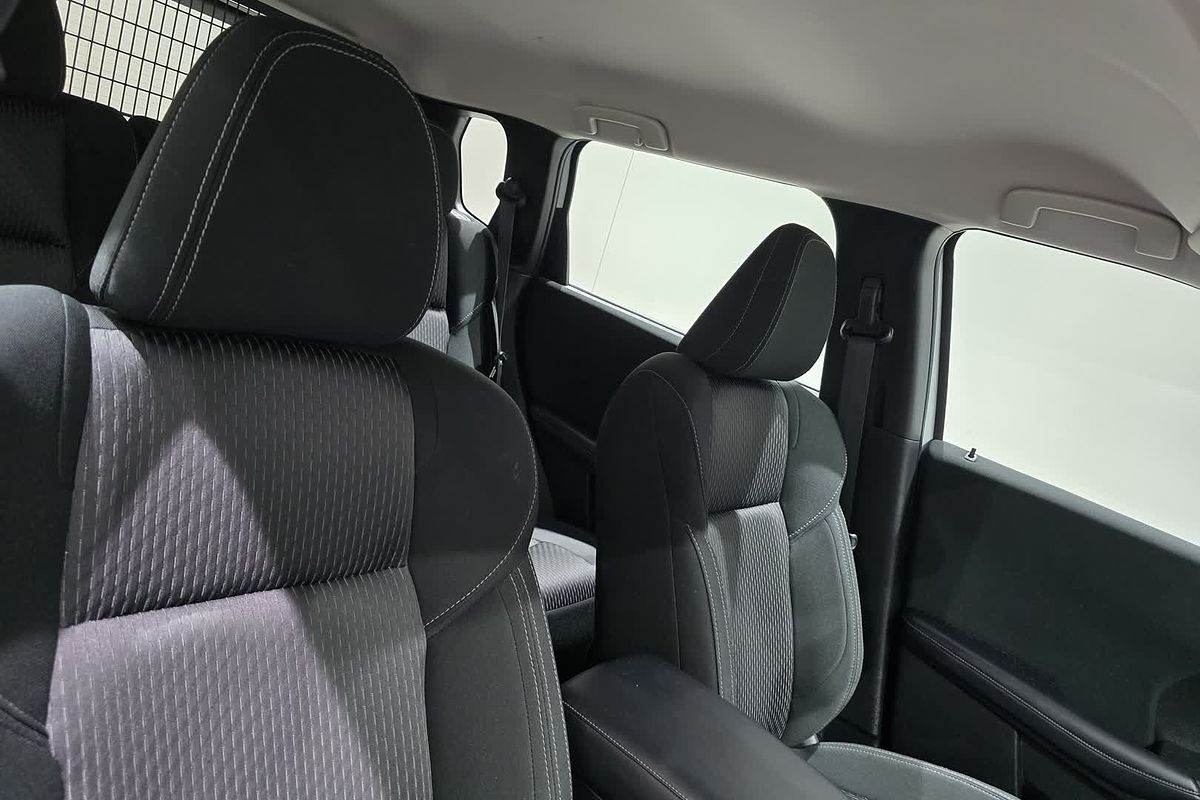 2023 Mitsubishi Outlander ES ZM