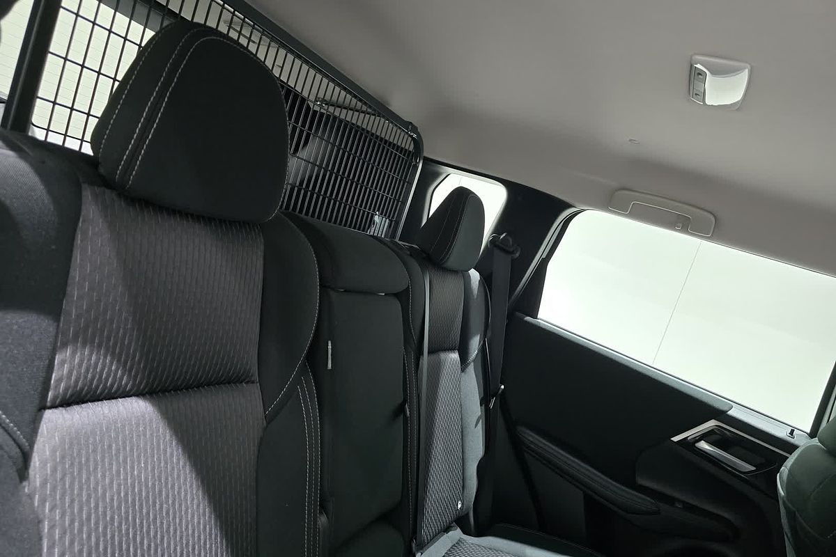 2023 Mitsubishi Outlander ES ZM