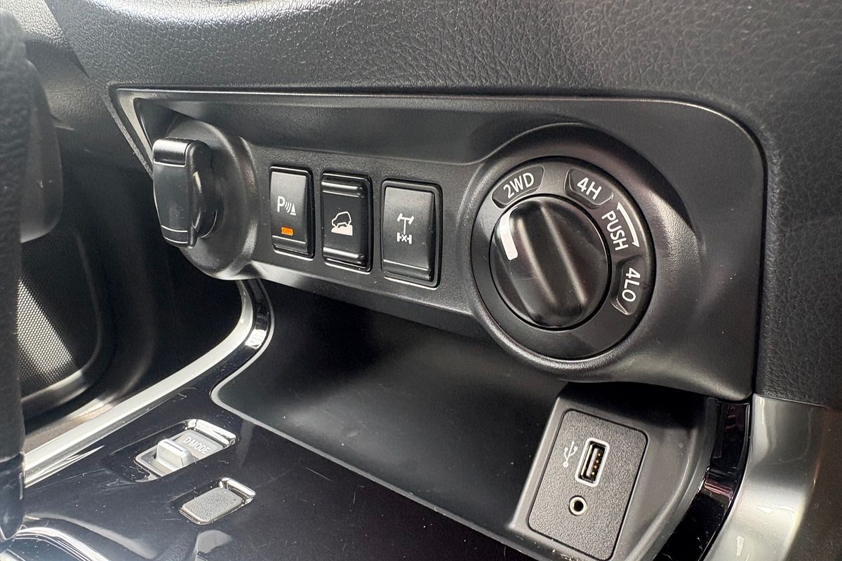 2023 Nissan Navara ST-X D23 4X4