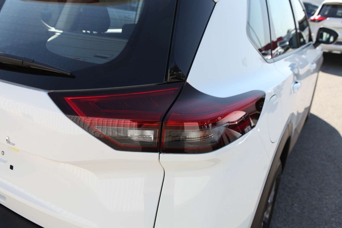 2025 Nissan X-TRAIL ST T33