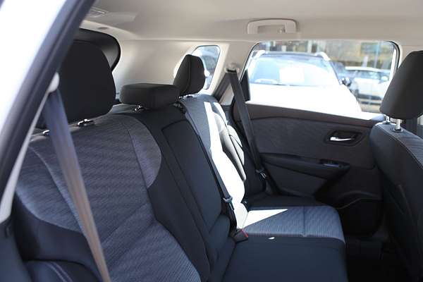 2025 Nissan X-TRAIL ST T33