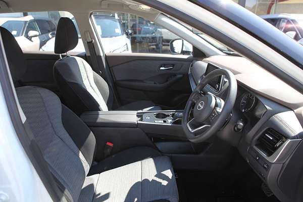 2025 Nissan X-TRAIL ST T33