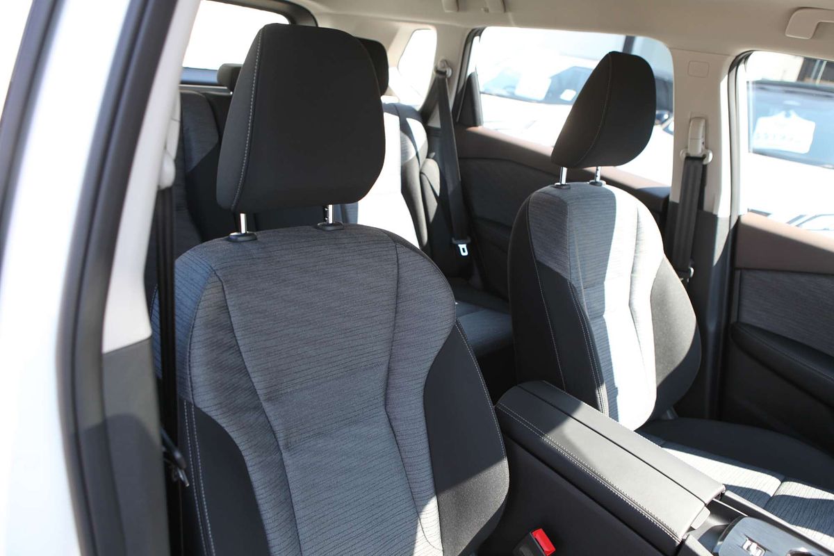 2025 Nissan X-TRAIL ST T33