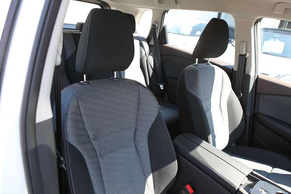 2025 Nissan X-TRAIL ST T33