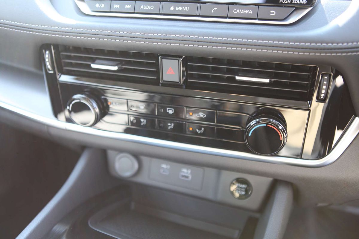 2025 Nissan X-TRAIL ST T33