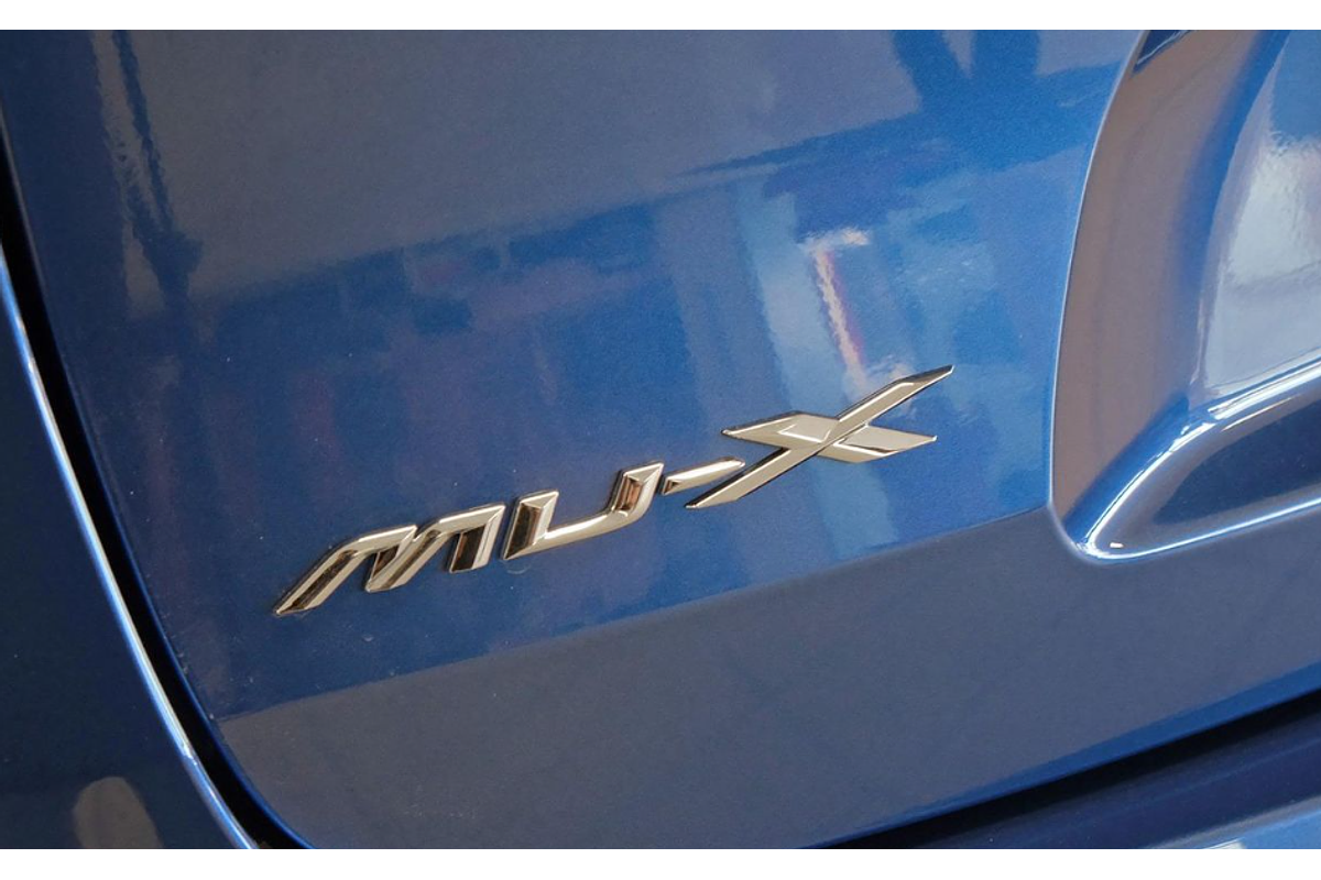 2025 Isuzu MU-X LS-T