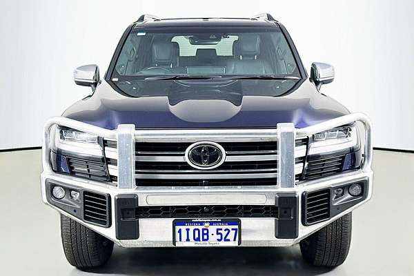 2024 Toyota Landcruiser Sahara FJA300R