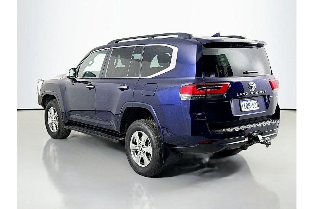 2024 Toyota Landcruiser Sahara FJA300R