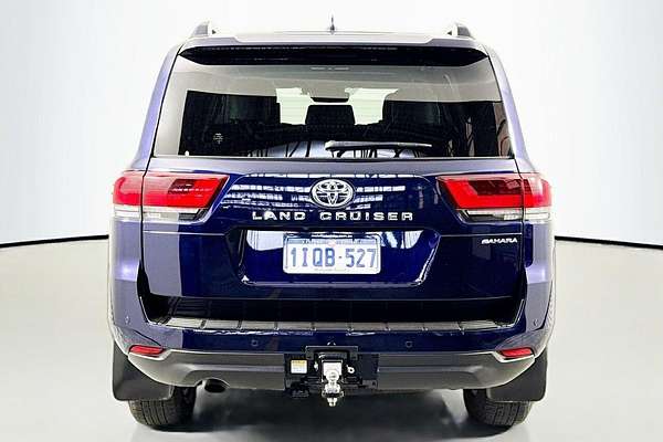 2024 Toyota Landcruiser Sahara FJA300R