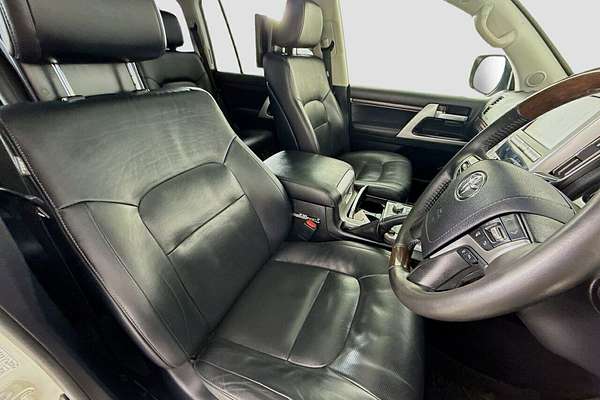 2018 Toyota Landcruiser Sahara VDJ200R