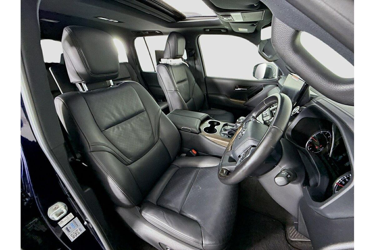 2024 Toyota Landcruiser Sahara FJA300R