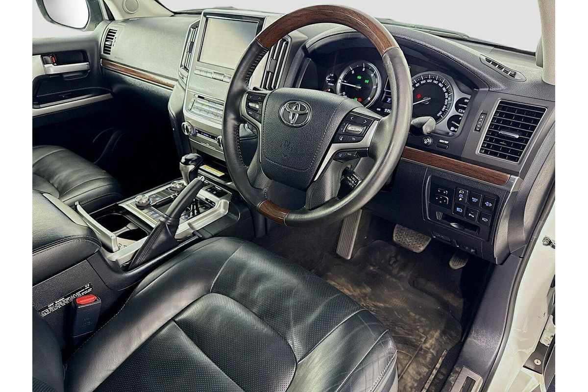 2018 Toyota Landcruiser Sahara VDJ200R