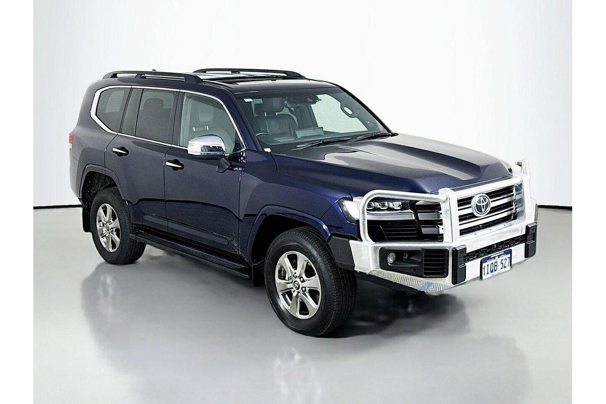 2024 Toyota Landcruiser Sahara FJA300R