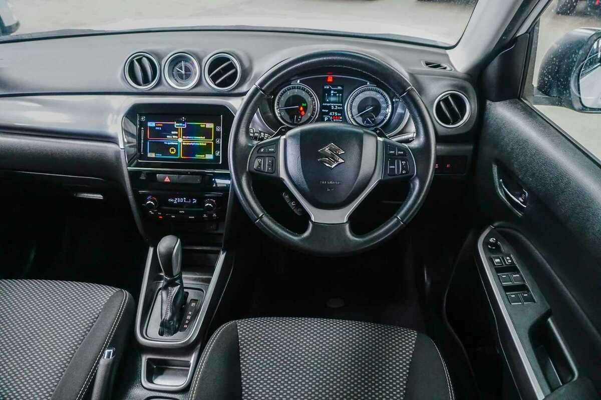 Used 2021 Suzuki VITARA Superior White £17,399 | Reserve Online | Sherwoods