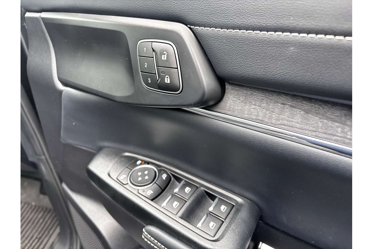 2025 Ford Everest Platinum 3.0L