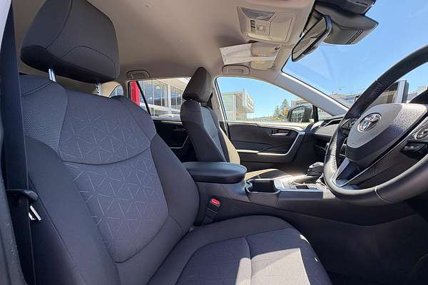 2024 Toyota RAV4 GXL AXAH52R