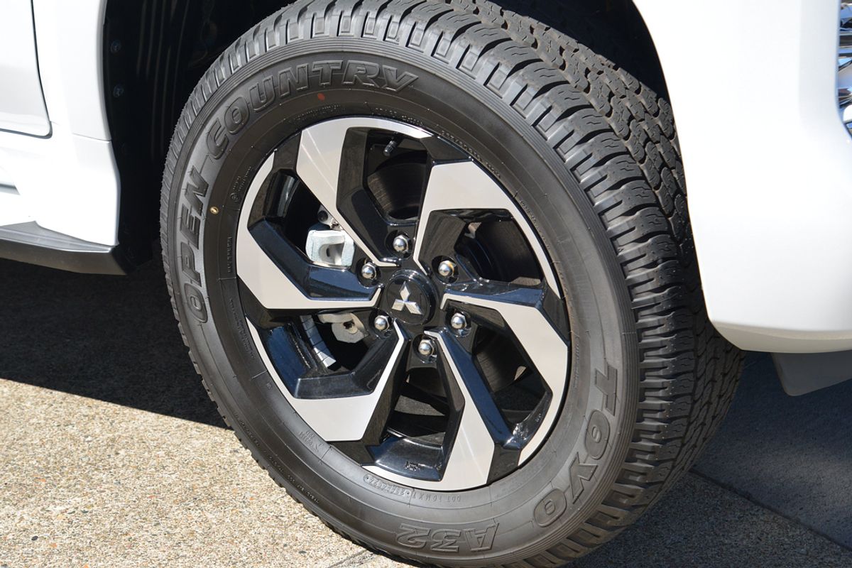 2025 Mitsubishi Pajero Sport Exceed QG