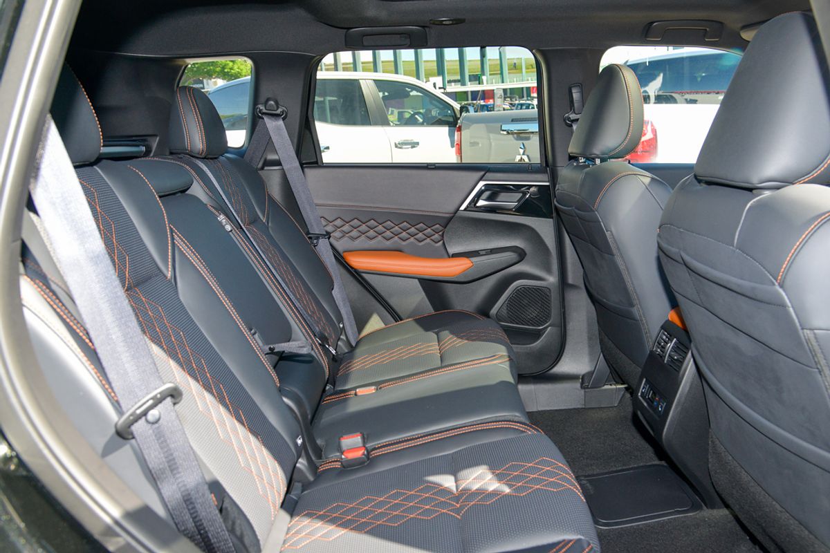 2024 Mitsubishi Outlander PHEV Exceed Tourer ZM