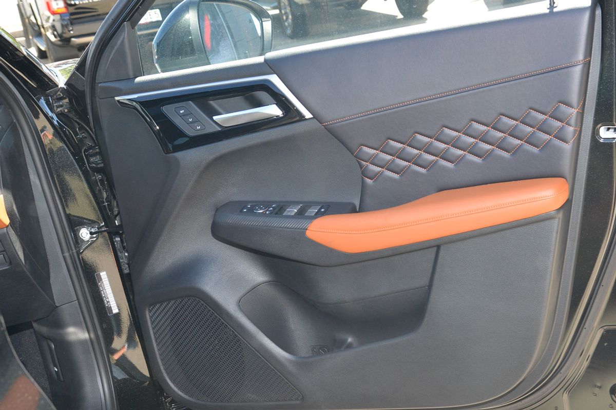 2024 Mitsubishi Outlander PHEV Exceed Tourer ZM