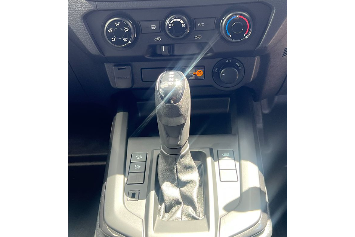 2025 Isuzu D-MAX X-RIDER 4X4