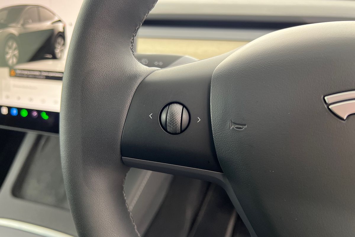 2023 Tesla Model Y Rear-Wheel Drive