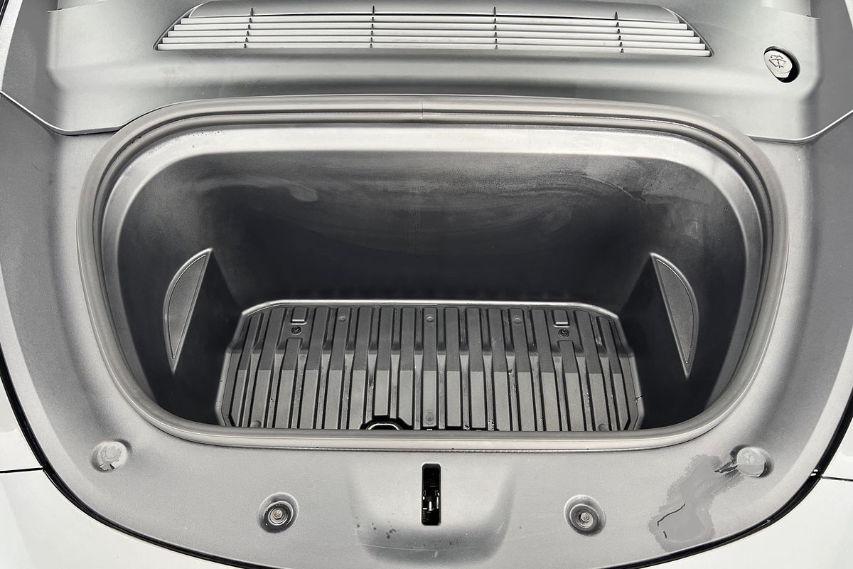 2023 Tesla Model Y Rear-Wheel Drive