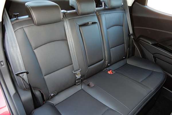 2025 Mahindra XUV 3XO AX7L