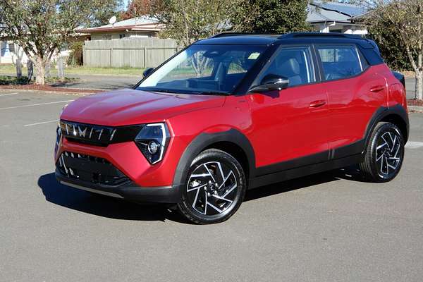 2025 Mahindra XUV 3XO AX7L