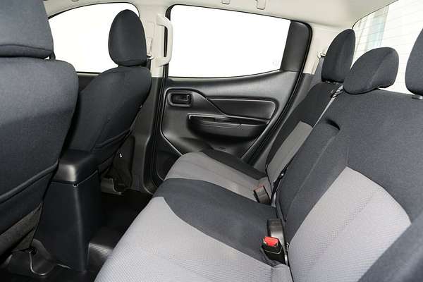 2024 Mitsubishi Triton GLX MR 4X4