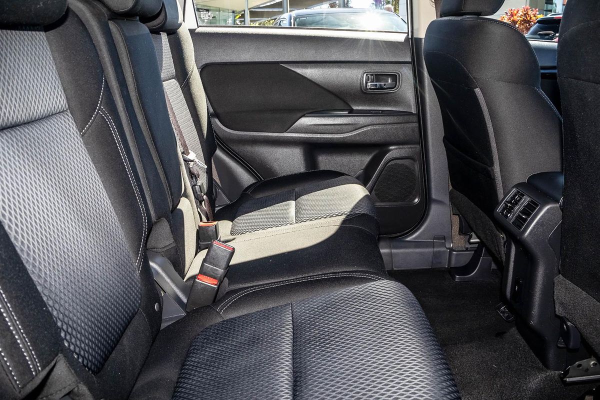 2021 Mitsubishi Outlander ES ZL