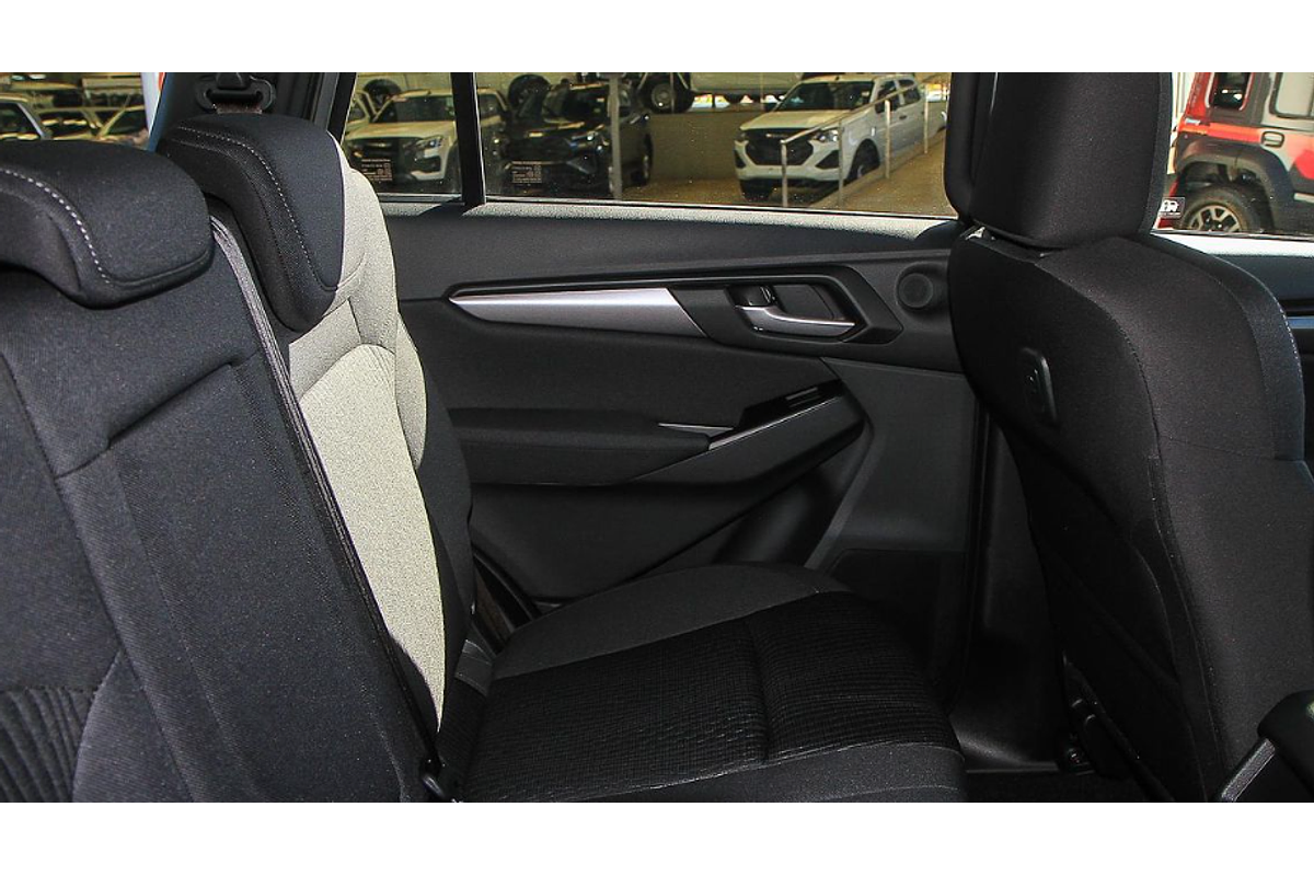 2025 Isuzu MU-X LS-M