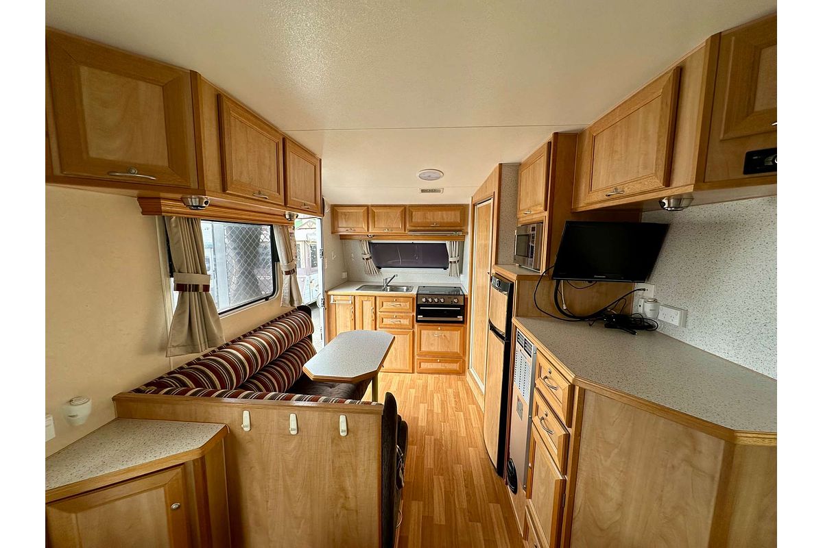 2012 Goldstream Australis Series