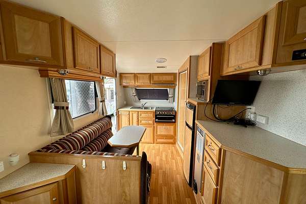 2012 Goldstream Australis Series