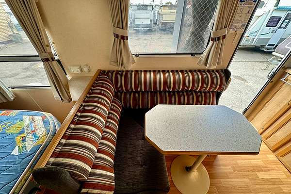 2012 Goldstream Australis Series