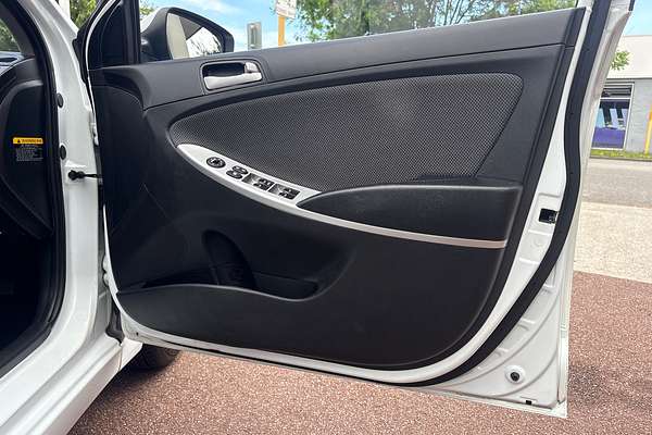 2014 Hyundai Accent Active RB2