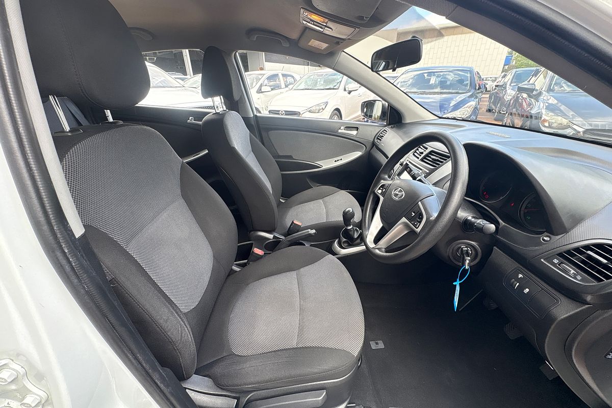 2014 Hyundai Accent Active RB2